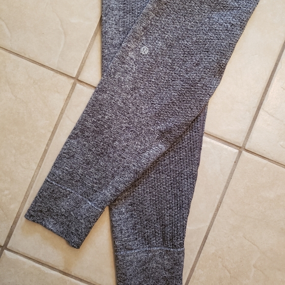 Lululemon jogger - Picture 11 of 16